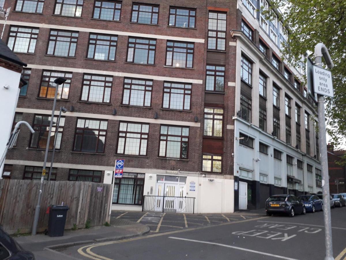 Luxury And Stylish 2 Bedroom Apartment With En-Suite Luton (Bedfordshire) Exterior foto